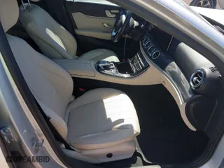 2017 Mercedes-Benz E-Class E 300 Luxury with VIN WDDZF4JB9HA217958, listed as a IAAI auction lot 41730841 with 89,910 mi miles. Bid and sale history available at carsss.com. Image 5.