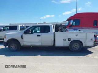 2018 Ford F-250 XL with VIN 1FT7X2A62JEC26554, listed as a IAAI auction lot 41603638 with 131,469 mi miles and . Bid and sale history available at DreamBid. Image 14.