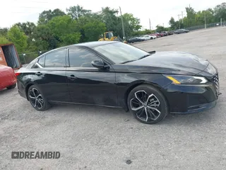 2024 Nissan Altima SR z VIN 1N4BL4CV3RN311894, wystawiony jako IAAI lot #42127560 z przebiegiem 32 703 mil mil oraz . Historia ofert i sprzedaży dostępna na DreamBid. Obrazek 13.