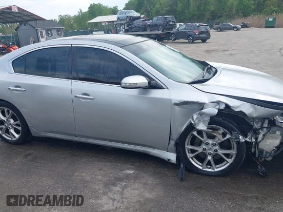 2014 Nissan Maxima S with VIN 1N4AA5AP3EC498006, listed as a IAAI auction lot 42114320 with 162,451 mi miles and . Bid and sale history available at DreamBid. Image 17.