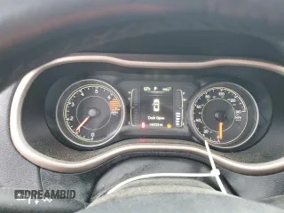2017 Jeep Cherokee Latitude с VIN 1C4PJMCB8HW530810, выставлен на аукционе Copart как лот 49972505 с пробегом 149 723 миль миль и Списание • Salvage title. История ставок и продаж доступна на DreamBid. Изображение 9.