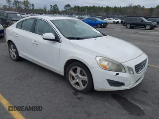 2013 Volvo S60 T5 Premier with VIN YV1612FSXD2187697, listed as a IAAI auction lot 41544890 with 168,083 mi miles. Bid and sale history available at carsss.com. Image 1.