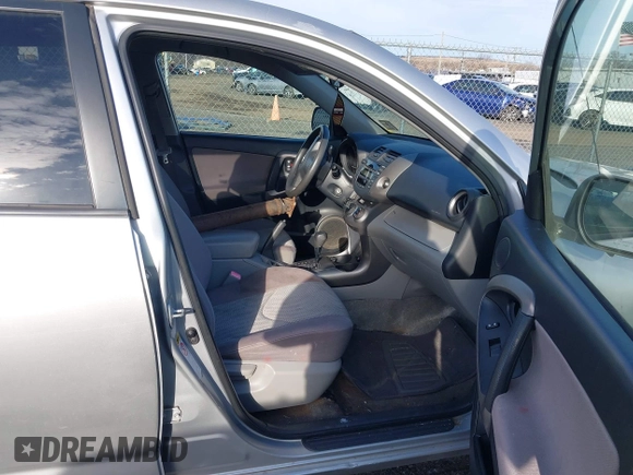 2008 Toyota RAV4 with VIN JTMBD33V686071430, listed as a IAAI auction lot 41627561 with 157,370 mi miles. Bid and sale history available at carsss.com. Image 5.