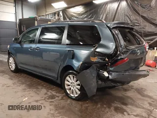 2017 Toyota Sienna XLE with VIN 5TDDZ3DC5HS164964, listed as a IAAI auction lot 41516182 with 62,287 mi miles and . Bid and sale history available at DreamBid. Image 3.