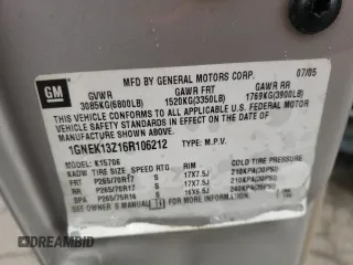 2006 Chevrolet Tahoe Z71 z VIN 1GNEK13Z16R106212, wystawiony jako Copart lot #56391985 z przebiegiem 323 418 mil mil oraz Szkoda całkowita • Salvage title. Historia ofert i sprzedaży dostępna na DreamBid. Obrazek 13.