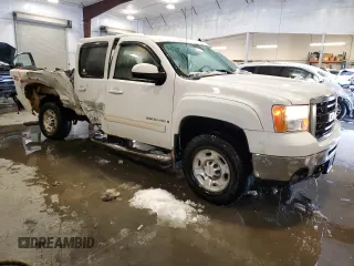 2009 GMC Sierra 2500HD SLT z VIN 1GTHK63K99F116837, wystawiony jako Copart lot #42639705 z przebiegiem 253 632 mil mil oraz Szkoda całkowita • Salvage title. Historia ofert i sprzedaży dostępna na DreamBid. Obrazek 4.
