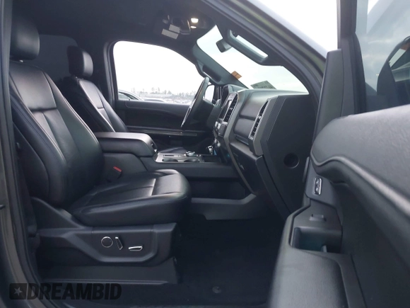 2019 Ford Expedition XLT with VIN 1FMJU1HT7KEA11849, listed as a IAAI auction lot 41727959 with 133,975 mi miles. Bid and sale history available at carsss.com. Image 5.