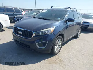2017 Kia Sorento LX V6 with VIN 5XYPGDA57HG322510, listed as a IAAI auction lot 42012684 with 86,859 mi miles. Bid and sale history available at carsss.com. Image 2.