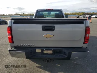2008 Chevrolet Silverado 1500 Work Truck with VIN 1GCEK14CX8Z215211, listed as a Copart auction lot 86067974 with 379,590 mi miles and Clean Title. Bid and sale history available at carsss.com. Image 6.