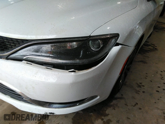 2015 Chrysler 200 Limited with VIN 1C3CCCAB9FN708205, listed as a IAAI auction lot 41946588 with 166,372 mi miles. Bid and sale history available at carsss.com. Image 12.