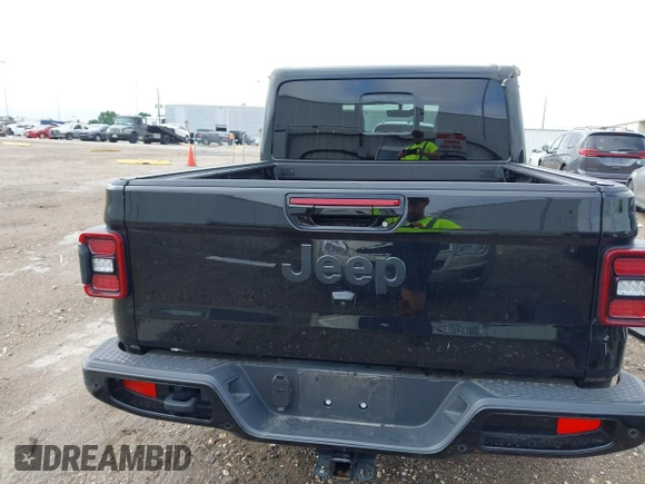 2023 Jeep Gladiator Overland with VIN 1C6HJTFG6PL555153, listed as a IAAI auction lot 42210878 with 40,576 mi miles and . Bid and sale history available at DreamBid. Image 17.