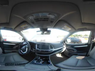 2017 Toyota Highlander XLE with VIN 5TDKZRFH6HS205427, listed as a IAAI auction lot 42581825 with Not provided miles and . Bid and sale history available at DreamBid. Image 19.