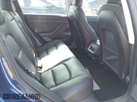 2020 Tesla Model 3 Standard Range Plus z VIN 5YJ3E1EA5LF708885, wystawiony jako IAAI lot #42172952 z przebiegiem 58 882 mil mil oraz . Historia ofert i sprzedaży dostępna na DreamBid. Obrazek 8.