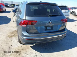 2024 Volkswagen Tiguan SE with VIN 3VV3B7AX9RM001526, listed as a IAAI auction lot 42216575 with 8,548 mi miles and . Bid and sale history available at DreamBid. Image 3.