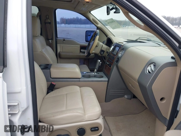 2004 Ford F-150 XLT with VIN 1FTPW14544KC72635, listed as a IAAI auction lot 42016190 with 212,694 mi miles. Bid and sale history available at carsss.com. Image 5.
