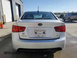 2010 Kia Forte EX z VIN KNAFU4A21A5066595, wystawiony jako Copart lot #53303195 z przebiegiem 190 992 mil mil oraz Nie do naprawy. Historia ofert i sprzedaży dostępna na DreamBid. Obrazek 6.
