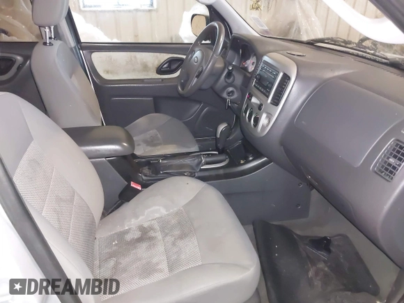 2006 Ford Escape XLT with VIN 1FMYU03196KA11342, listed as a IAAI auction lot 42237654 with 146,929 mi miles and . Bid and sale history available at DreamBid. Image 5.