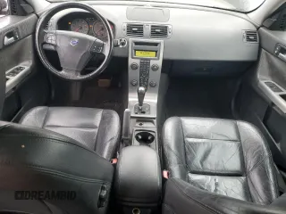 2005 Volvo V50 с VIN YV1MJ682052081126, выставлен на аукционе Copart как лот 82619004 с пробегом 105 704 миль миль и Чистый • Clean title. История ставок и продаж доступна на DreamBid. Изображение 8.