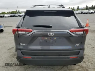 2025 Toyota RAV4 Hybrid XLE Premium z VIN JTMB6RFV0SD152726, wystawiony jako Copart lot #59849005 z przebiegiem 21 115 mil mil oraz Szkoda całkowita • Salvage title. Historia ofert i sprzedaży dostępna na DreamBid. Obrazek 6.