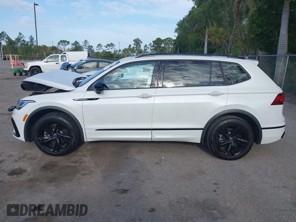 2023 Volkswagen Tiguan SE R-Line Black с VIN 3VVCB7AX0PM092375, выставлен на аукционе IAAI как лот 42176568 с пробегом 25 037 миль миль и . История ставок и продаж доступна на DreamBid. Изображение 15.