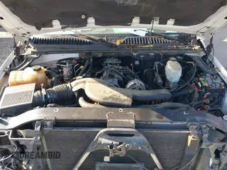 2005 GMC Yukon SLE z VIN 1GKEC13T25J140176, wystawiony jako IAAI lot #42267014 z przebiegiem Nie podano mil oraz . Historia ofert i sprzedaży dostępna na DreamBid. Obrazek 10.