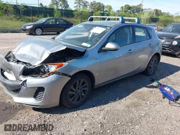 2013 Mazda 3 i Touring z VIN JM1BL1LP2D1742494, wystawiony jako IAAI lot #42186275 z przebiegiem 150 046 mil mil oraz . Historia ofert i sprzedaży dostępna na DreamBid. Obrazek 16.
