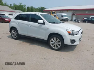 2015 Mitsubishi Outlander ES z VIN 4A4AR3AU8FE057001, wystawiony jako IAAI lot #42433647 z przebiegiem 151 067 mil mil oraz . Historia ofert i sprzedaży dostępna na DreamBid. Obrazek 1.