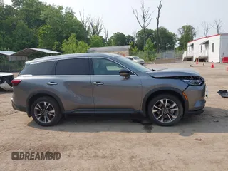 2023 Infiniti QX60 Luxe z VIN 5N1DL1FSXPC359769, wystawiony jako IAAI lot #42389617 z przebiegiem 32 281 mil mil oraz . Historia ofert i sprzedaży dostępna na DreamBid. Obrazek 12.