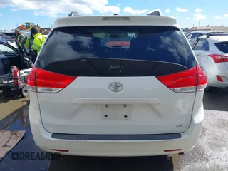 2013 Toyota Sienna LE AAS with VIN 5TDKK3DC4DS358746, listed as a IAAI auction lot 41788838 with 92,281 mi miles. Bid and sale history available at carsss.com. Image 17.