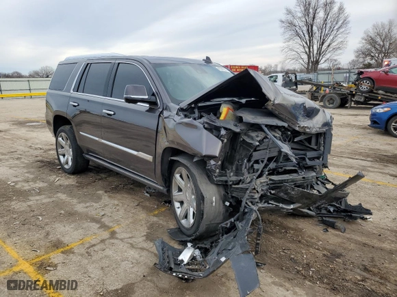 2017 Cadillac Escalade Premium Luxury with VIN 1GYS4CKJ0HR349052, listed as a Copart auction lot 42430434 with 44,598 mi miles and Salvage Title. Bid and sale history available at carsss.com. Image 4.