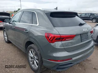 2023 Audi Q3 S line Premium z VIN WA1DECF35P1120543, wystawiony jako IAAI lot #42476868 z przebiegiem 47 156 mil mil oraz . Historia ofert i sprzedaży dostępna na DreamBid. Obrazek 3.