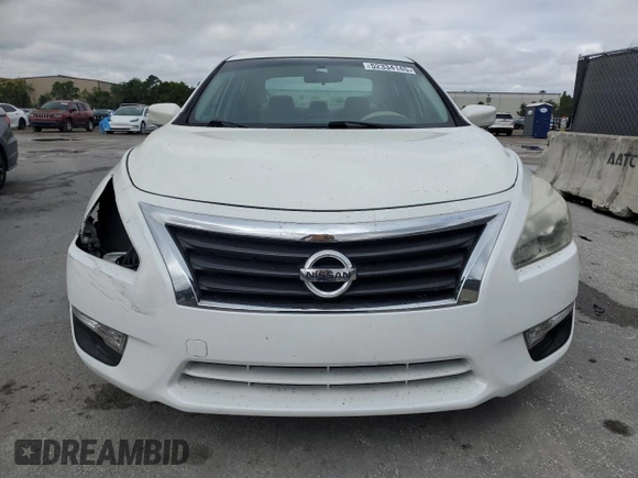 2014 Nissan Altima 2.5 with VIN 1N4AL3AP2EN255239, listed as a Copart auction lot 52334145 with 101,286 mi miles and Salvage Title. Bid and sale history available at DreamBid. Image 5.