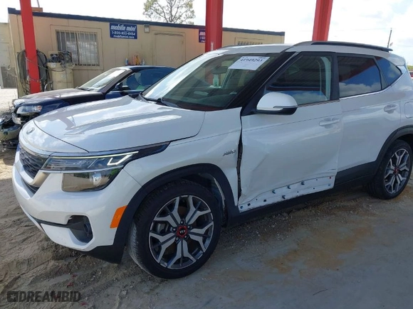 2021 Kia Seltos S with VIN KNDEUCA23M7141881, listed as a IAAI auction lot 41949293 with 41,881 mi miles. Bid and sale history available at carsss.com. Image 6.