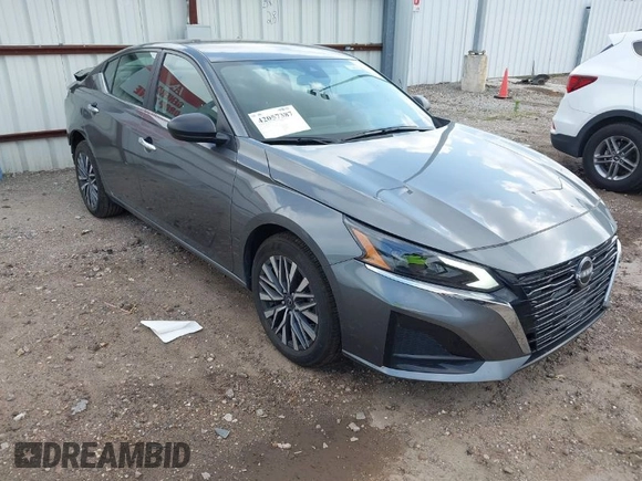 2025 Nissan Altima SV with VIN 1N4BL4DW7SN351134, listed as a IAAI auction lot 42057387 with 7,768 mi miles and . Bid and sale history available at DreamBid. Image 1.