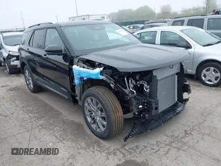 2025 Ford Explorer z VIN 1FMUK8HHXSGA09590, wystawiony jako IAAI lot #42193003 z przebiegiem 1 494 mil mil oraz . Historia ofert i sprzedaży dostępna na DreamBid. Obrazek 1.