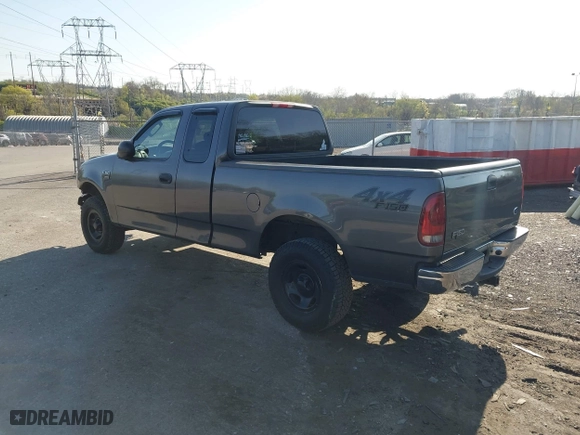 2004 Ford F-150 Heritage XL with VIN 2FTRX18W34CA97890, listed as a IAAI auction lot 42060361 with 177,385 mi miles. Bid and sale history available at carsss.com. Image 3.