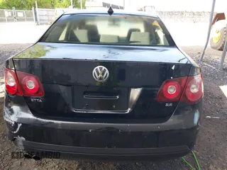 2008 Volkswagen Jetta S z VIN 3VWJM71K68M037948, wystawiony jako IAAI lot #42160416 z przebiegiem 170 381 mil mil oraz . Historia ofert i sprzedaży dostępna na DreamBid. Obrazek 17.