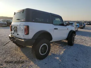 2023 Ford Bronco z VIN 1FMDE5CP6PLB70070, wystawiony jako Copart lot #73353684 z przebiegiem 6 810 mil mil oraz Czysty tytuł • Clean title. Historia ofert i sprzedaży dostępna na DreamBid. Obrazek 3.
