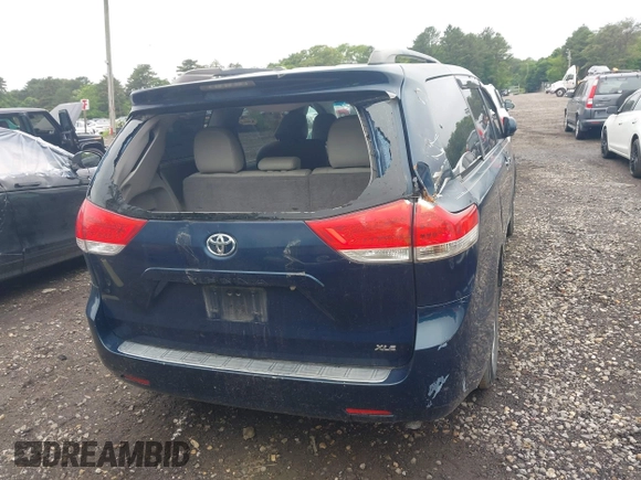 2011 Toyota Sienna XLE AAS с VIN 5TDYK3DC5BS090992, выставлен на аукционе IAAI как лот 42464308 с пробегом 356 672 миль миль и . История ставок и продаж доступна на DreamBid. Изображение 16.
