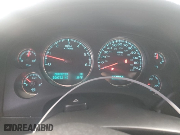 2010 GMC Sierra 1500 with VIN 3GTXKWE20AG131027, listed as a Copart auction lot 81897324 with 200,732 mi miles and Salvage Title. Bid and sale history available at DreamBid. Image 9.