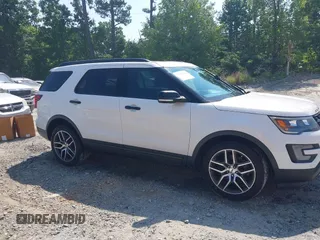 2017 Ford Explorer Sport z VIN 1FM5K8GT6HGB49395, wystawiony jako IAAI lot #42576336 z przebiegiem 88 314 mil mil oraz . Historia ofert i sprzedaży dostępna na DreamBid. Obrazek 13.