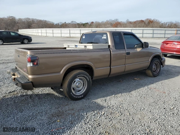 2003 GMC Sonoma SLS with VIN 1GTCS19X538182443, listed as a Copart auction lot 84875374 with NaN miles and Salvage Title. Bid and sale history available at carsss.com. Image 3.
