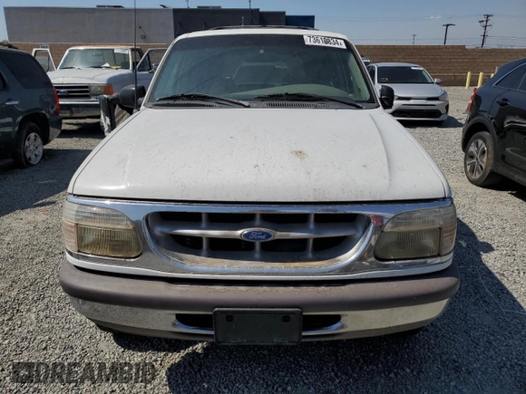 1997 Ford Explorer XL z VIN 1FMDU32E3VZB49226, wystawiony jako Copart lot #73610834 z przebiegiem 236 649 mil mil oraz Czysty tytuł • Clean title. Historia ofert i sprzedaży dostępna na DreamBid. Obrazek 5.