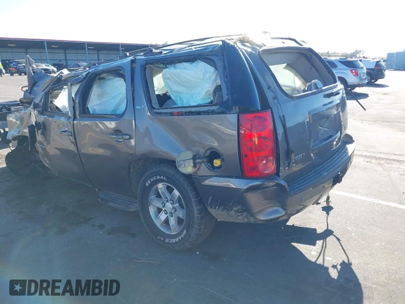 2011 GMC Yukon SLT z VIN 1GKS2CE06BR139825, wystawiony jako IAAI lot #40646382 z przebiegiem Nie podano mil oraz . Historia ofert i sprzedaży dostępna na DreamBid. Obrazek 3.