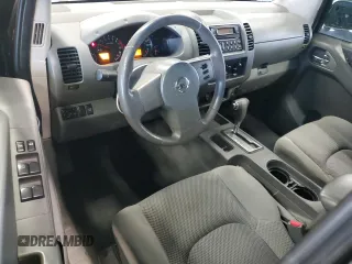 2006 Nissan Frontier Nismo z VIN 1N6AD07W86C453497, wystawiony jako Copart lot #45365105 z przebiegiem 157 687 mil mil oraz Czysty tytuł • Clean title. Historia ofert i sprzedaży dostępna na DreamBid. Obrazek 8.