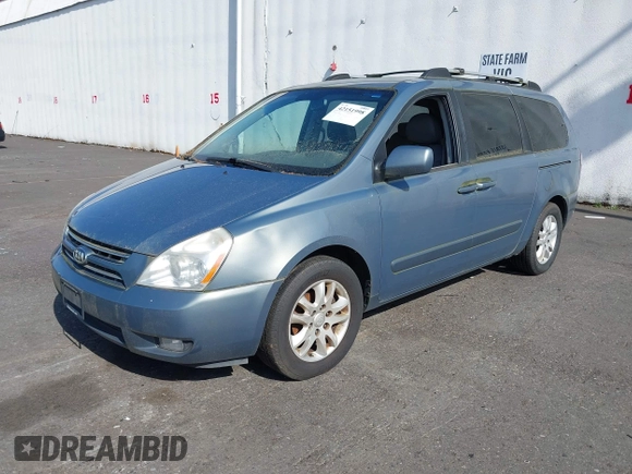 2008 Kia Sedona LX with VIN KNDMB233586224399, listed as a IAAI auction lot 42151998 with 161,787 mi miles. Bid and sale history available at carsss.com. Image 2.