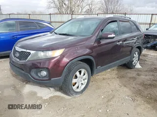 2011 Kia Sorento LX with VIN 5XYKTDA11BG085202, listed as a IAAI auction lot 41726128 with 181,210 mi miles. Bid and sale history available at carsss.com. Image 2.
