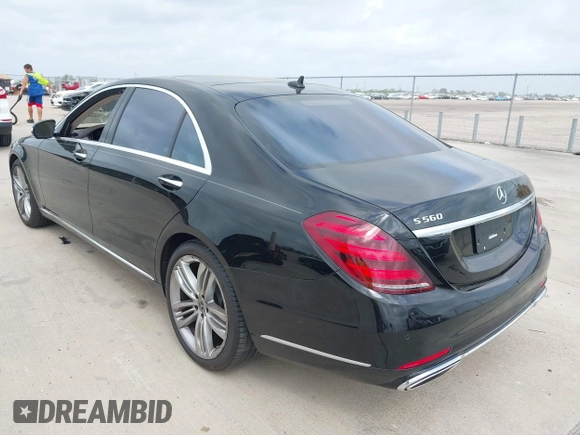 2018 Mercedes-Benz S 560 z VIN WDDUG8DB0JA389005, wystawiony jako IAAI lot #41939490 z przebiegiem 30 611 mil mil oraz . Historia ofert i sprzedaży dostępna na DreamBid. Obrazek 3.