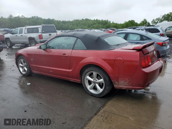 2008 Ford Mustang GT Deluxe z VIN 1ZVHT85HX85156503, wystawiony jako Copart lot #57903735 z przebiegiem 214 751 mil mil oraz Szkody całkowita. Historia ofert i sprzedaży dostępna na DreamBid. Obrazek 2.