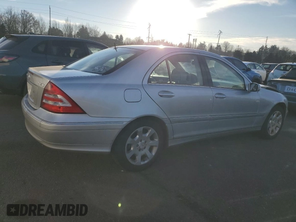 2005 Mercedes-Benz C 240 with VIN WDBRF81J35F674190, listed as a Copart auction lot 42167015 with 157,003 mi miles and Salvage Title. Bid and sale history available at DreamBid. Image 3.
